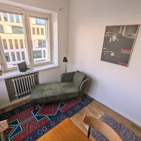 Artistic 2-bedroom Full Of Light *